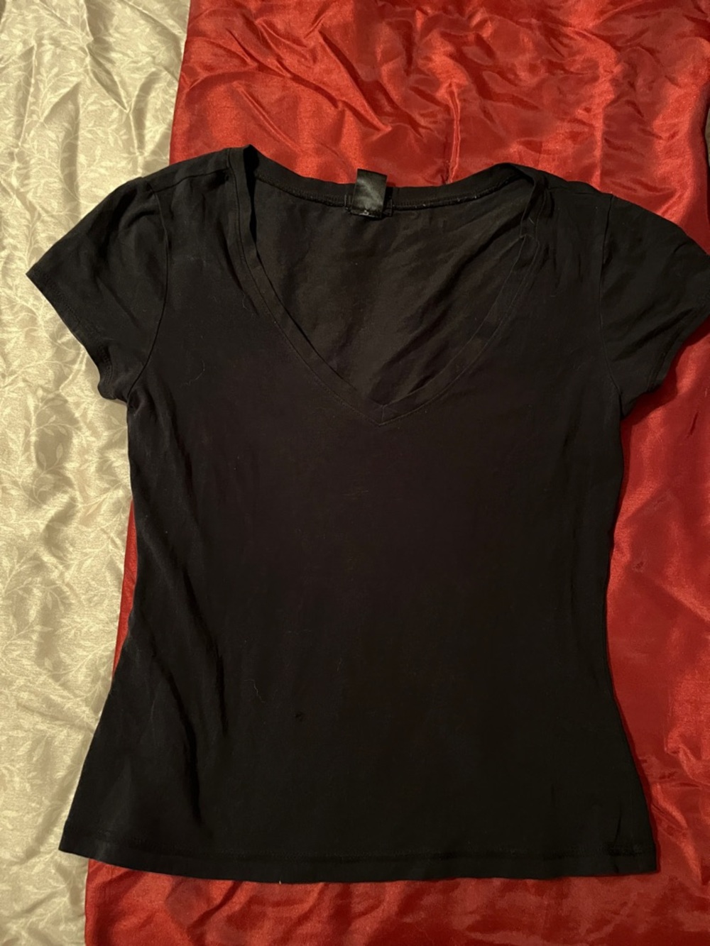 Wet Seal Black Short Sleeve V-Neck Tee